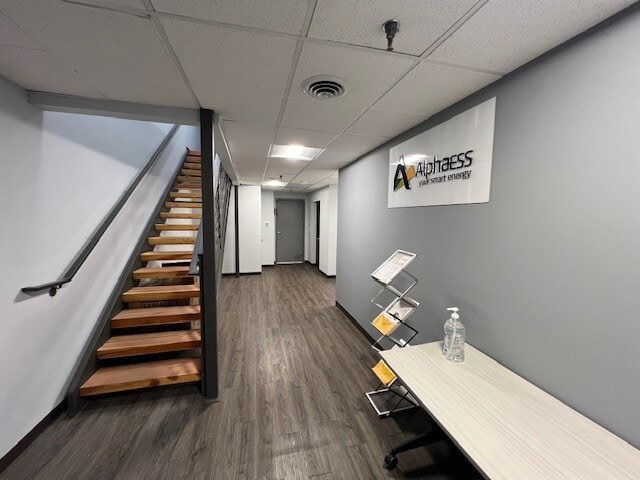 2180 S Ivanhoe St, Denver, CO to rent Interior Photo- Image 1 of 7