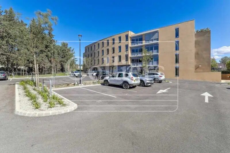 Office in Aix-en-Provence to rent - Building Photo - Image 2 of 21