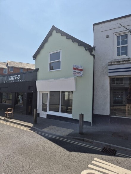 Avenue Rd, Freshwater to rent - Building Photo - Image 2 of 2