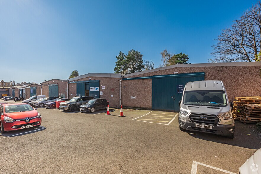 254-256 Causewayside, Edinburgh to rent - Building Photo - Image 3 of 4