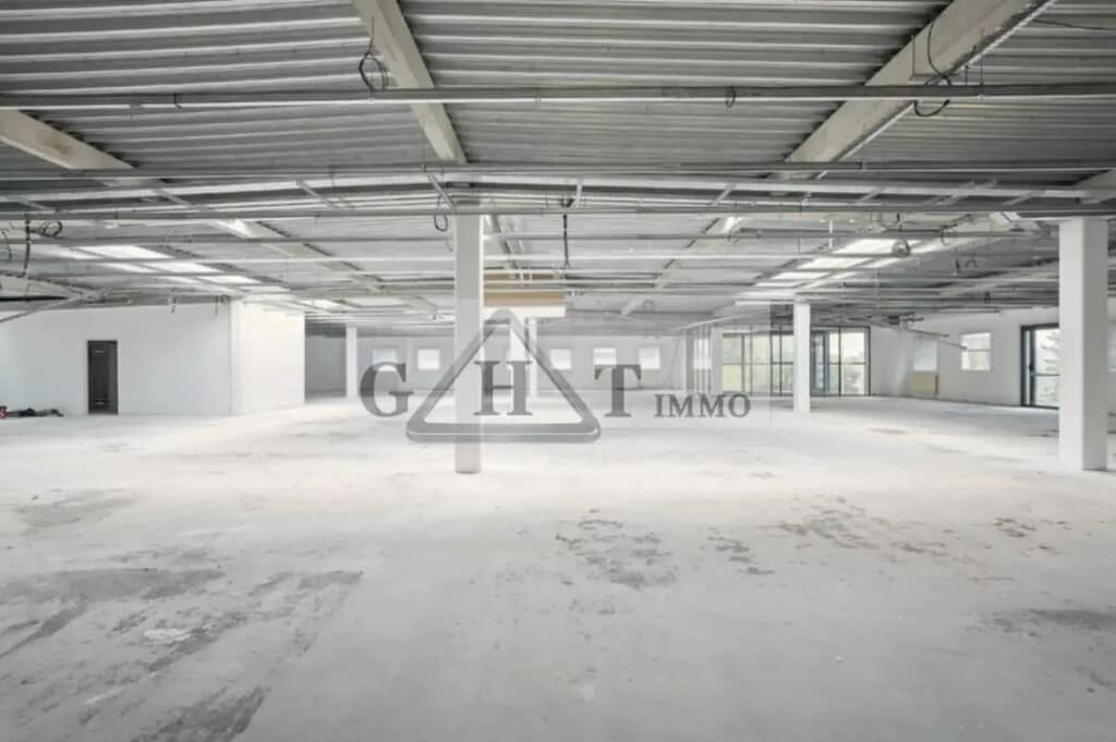 Location Bureaux 300 m² - Photo 1