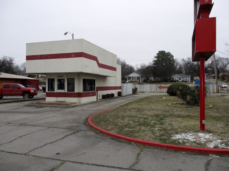 1923 Main St, Van Buren, AR for sale - Primary Photo - Image 1 of 1