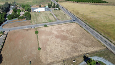 Herndon & McCall Aves., Clovis, CA for sale Primary Photo- Image 1 of 3