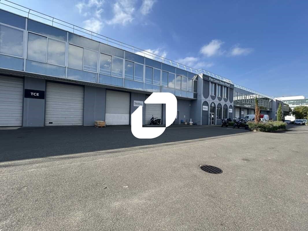 Industrial in Saint-Denis to rent Building Photo- Image 1 of 12