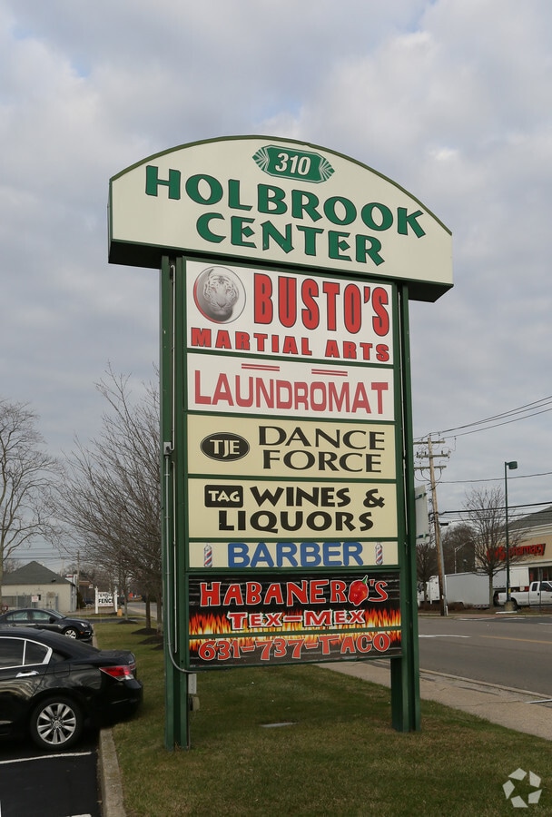 310 Main St, Holbrook 11741 Holbrook Center UK