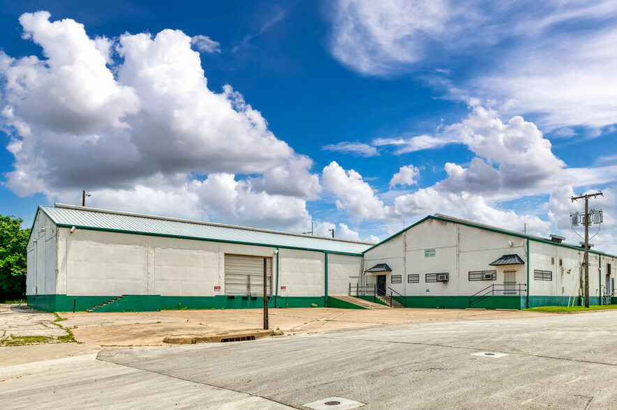 400 E Vickery Blvd, Fort Worth, TX for sale - Building Photo - Image 3 of 42