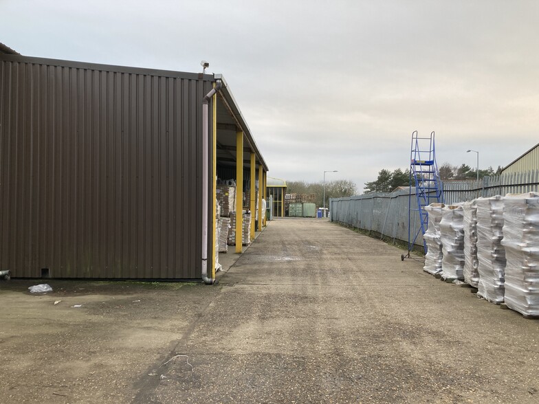 Threxton Road Industrial Estate, Watton for rent - Building Photo - Image 3 of 11