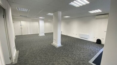 Empire Way, Wembley to rent Interior Photo- Image 2 of 4