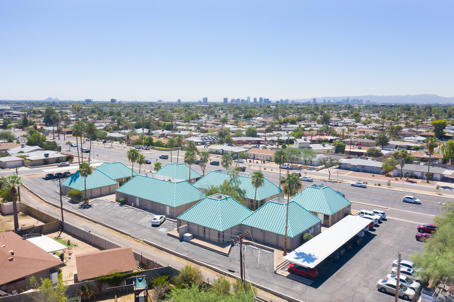 2200 W Bethany Home Rd, Phoenix, AZ for sale - Building Photo - Image 1 of 1