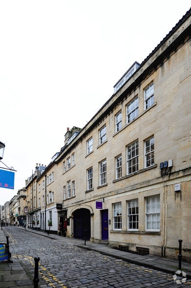 4 Queen St, Bath to rent - Building Photo - Image 3 of 4