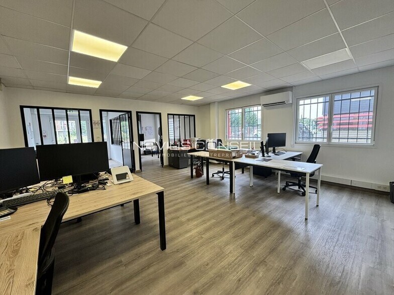 Light Industrial in Toulouse to rent - Interior Photo - Image 3 of 9