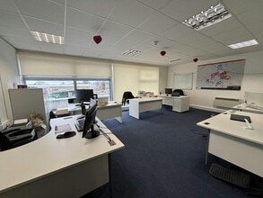 Watlington Rd, Oxford to rent Interior Photo- Image 2 of 4