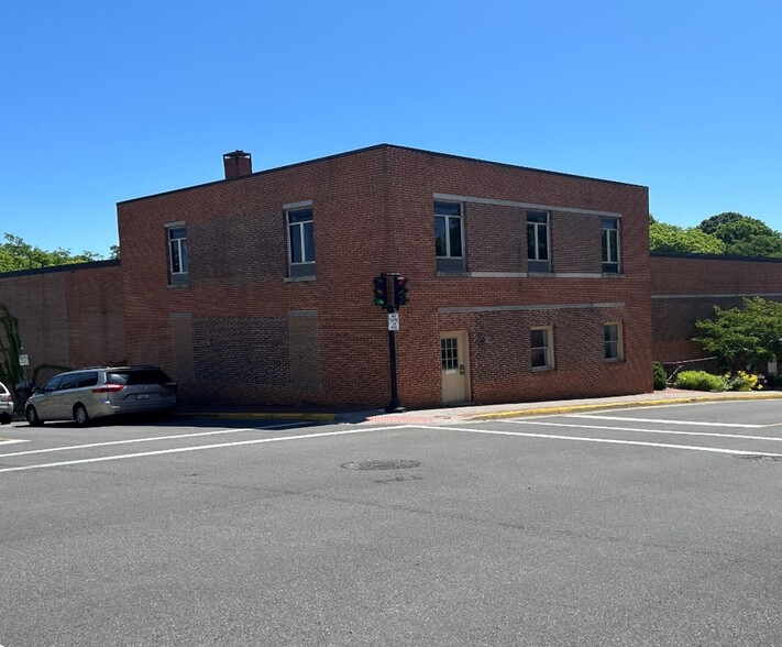 106 E Washington St, Lexington, VA for sale - Building Photo - Image 1 of 3