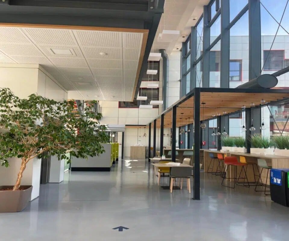 66 Chemin Du Moulin Carron, Dardilly to rent Interior Photo- Image 1 of 6