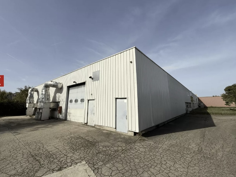 Light Industrial in Bron to rent Building Photo- Image 1 of 6