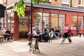 50 Shepherd Mark, London to rent Building Photo- Image 2 of 5