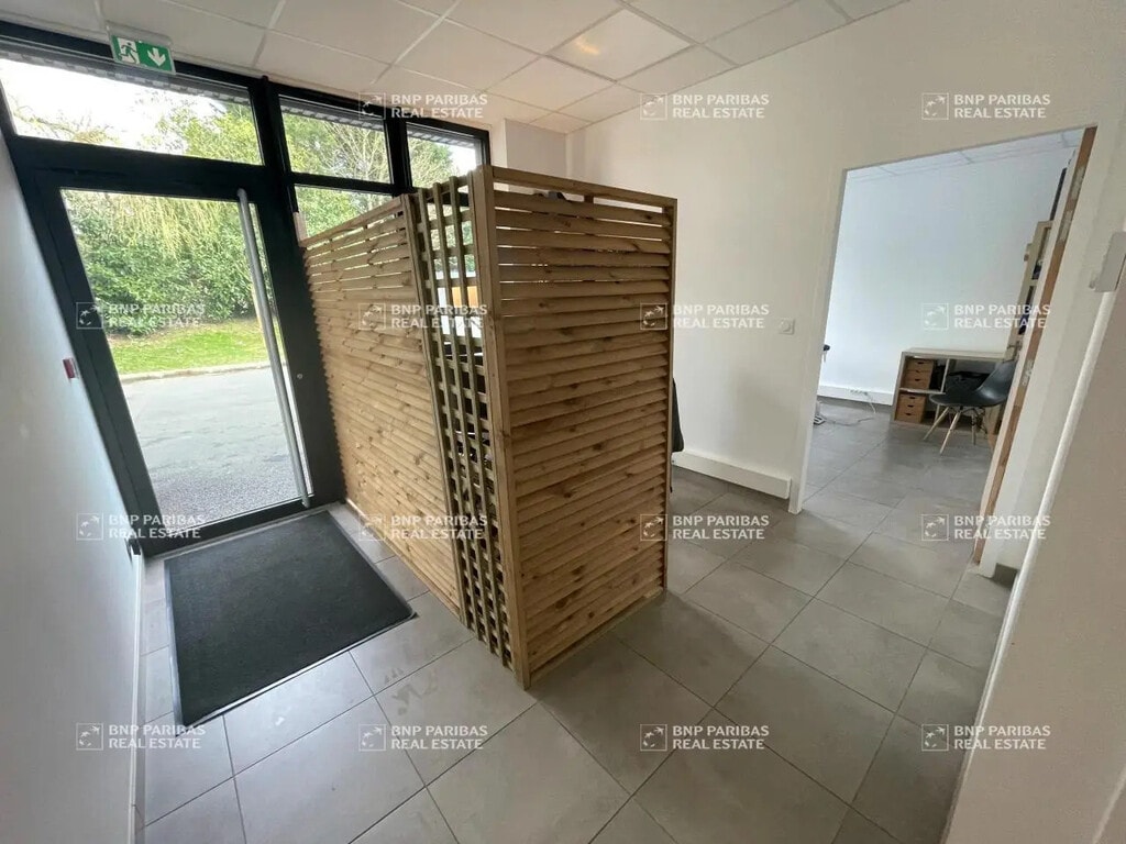 Vente Local d'activités 200 m² - Photo 1