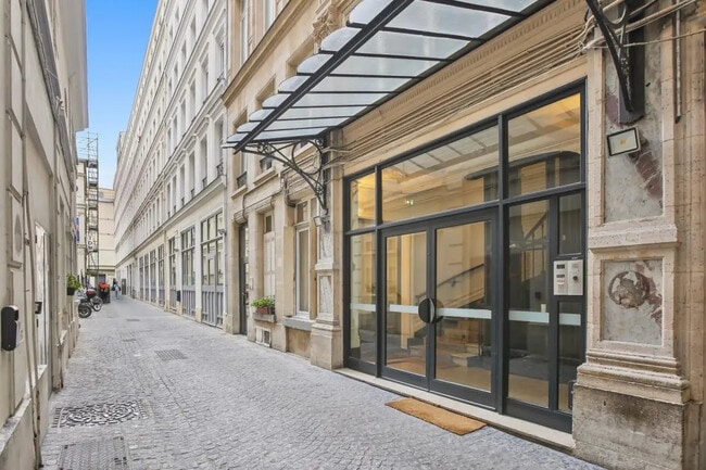 Location Bureaux 305 m²