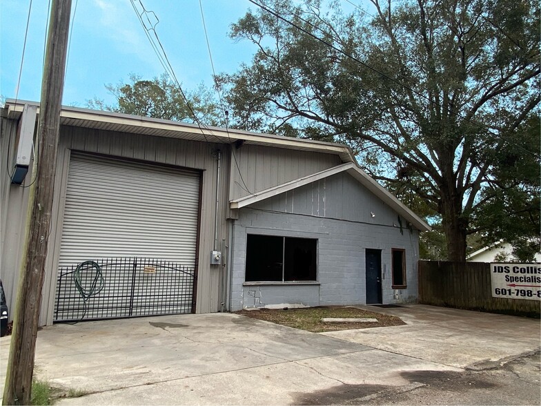 105 S Columbia St, Picayune, MS for sale - Primary Photo - Image 1 of 15