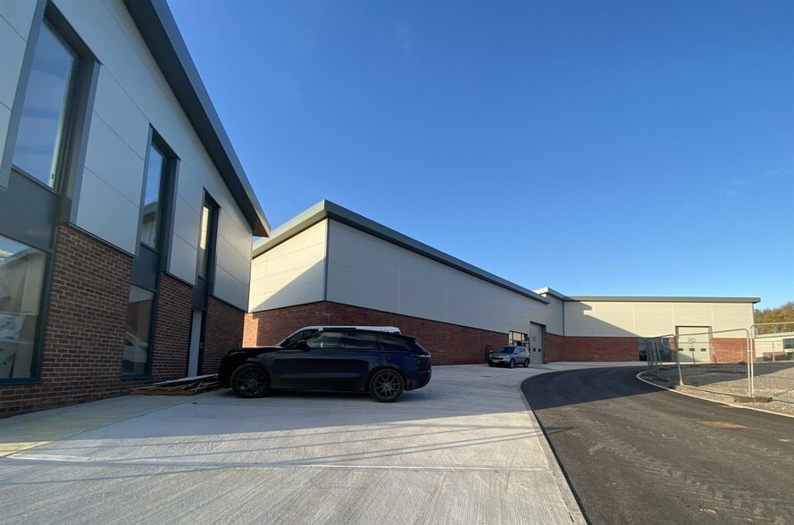 8A-8C Rolls Mill Way, Sturminster Newton to rent - Primary Photo - Image 1 of 7