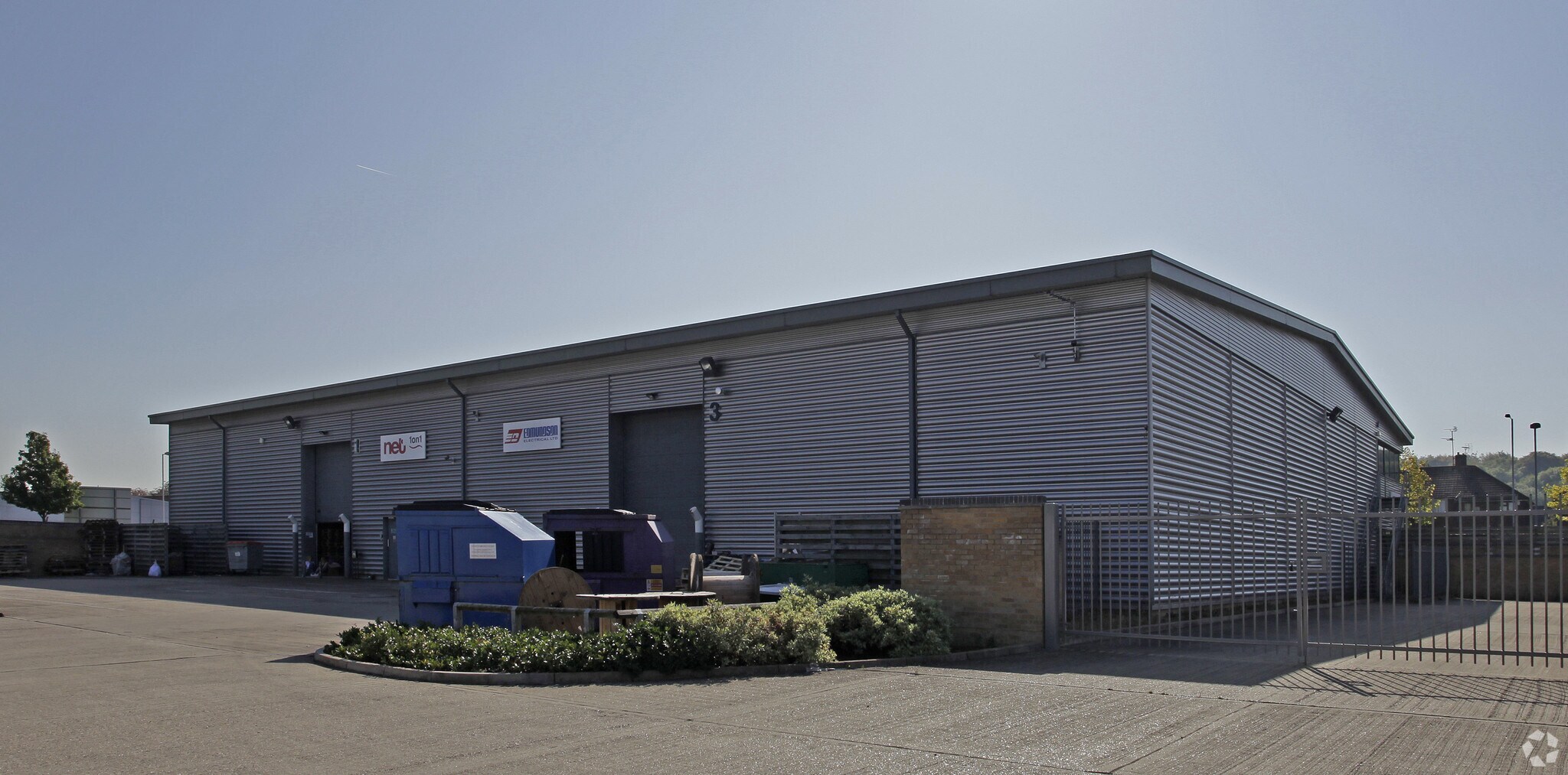 Bilton Way, Luton for sale Primary Photo- Image 1 of 1