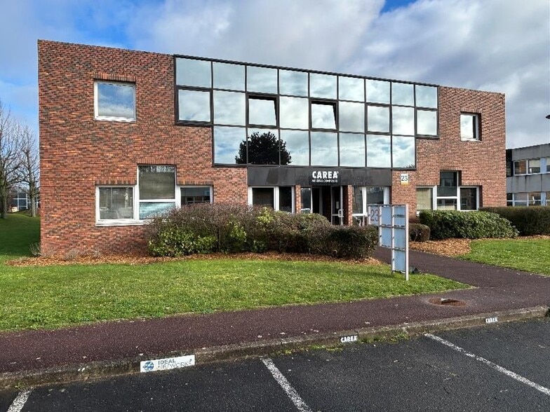 4 Route De Gisy, Bièvres to rent - Building Photo - Image 1 of 5