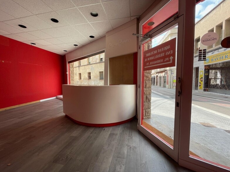 Retail in Igualada, Barcelona to rent - Building Photo - Image 3 of 3