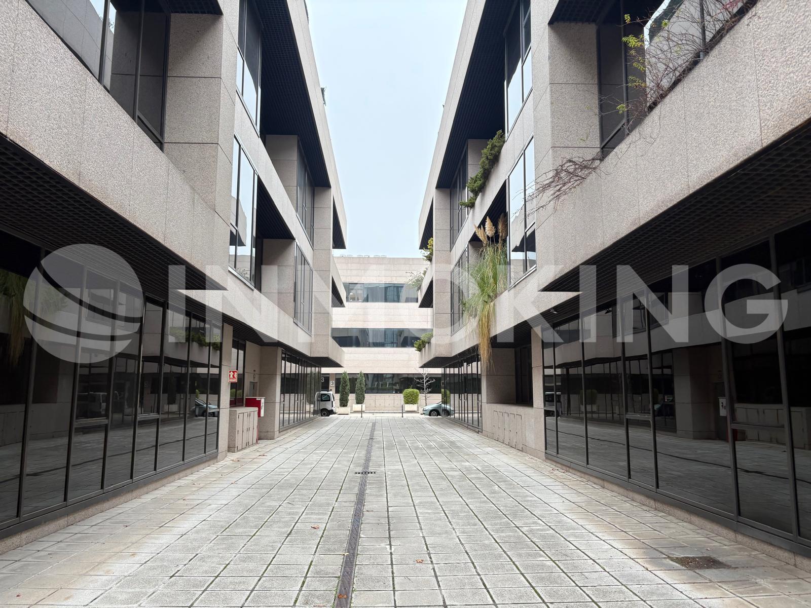 Office in San Sebastián de los Reyes, Madrid to rent Building Photo- Image 1 of 4