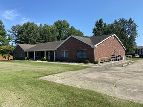 420 E 2nd St, Trenton, IL for sale Primary Photo- Image 1 of 1