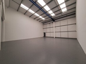 Goulds Clos, Milton Keynes to rent Interior Photo- Image 2 of 3