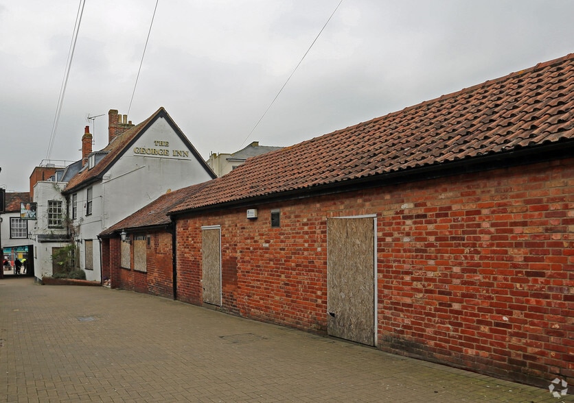 George Yard, Andover to rent - Building Photo - Image 2 of 11