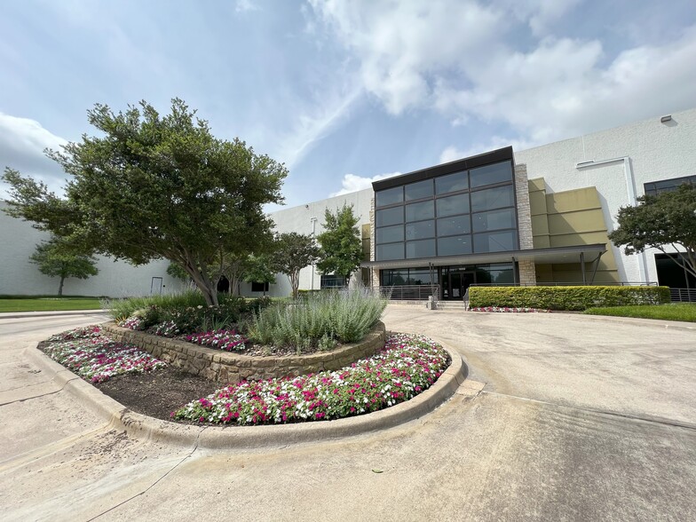 1525 W Walnut Hill Ln, Irving, TX for rent - Building Photo - Image 1 of 5