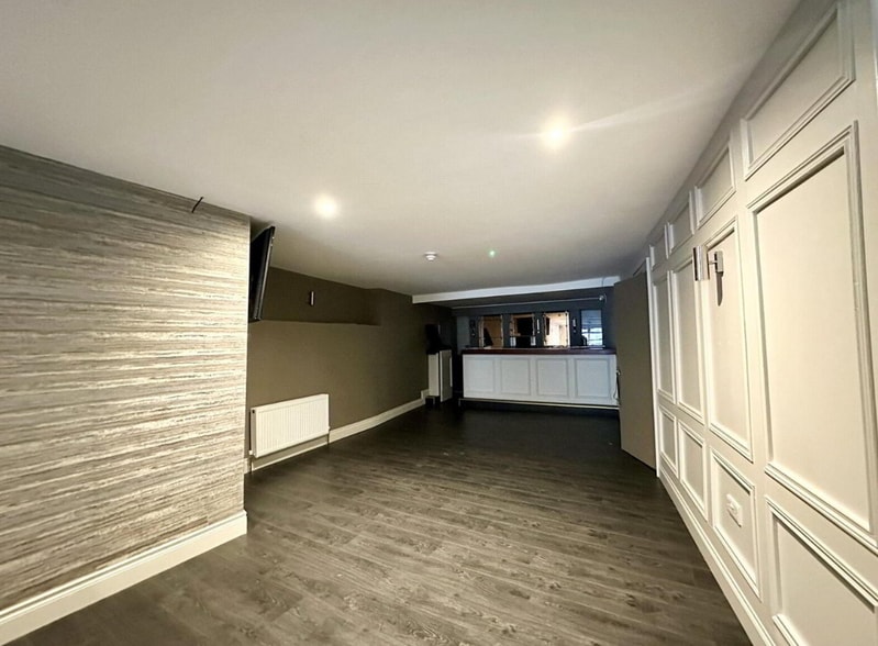 65 Irish St, Dungannon for sale - Interior Photo - Image 3 of 8