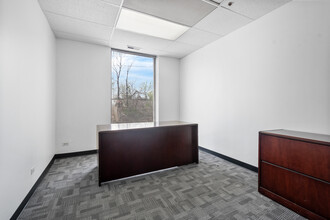 10001 W Roosevelt Rd, Westchester, IL for rent Interior Photo- Image 1 of 11