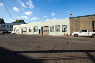 1105 SE Woodward St, Portland, OR for sale Building Photo- Image 1 of 13