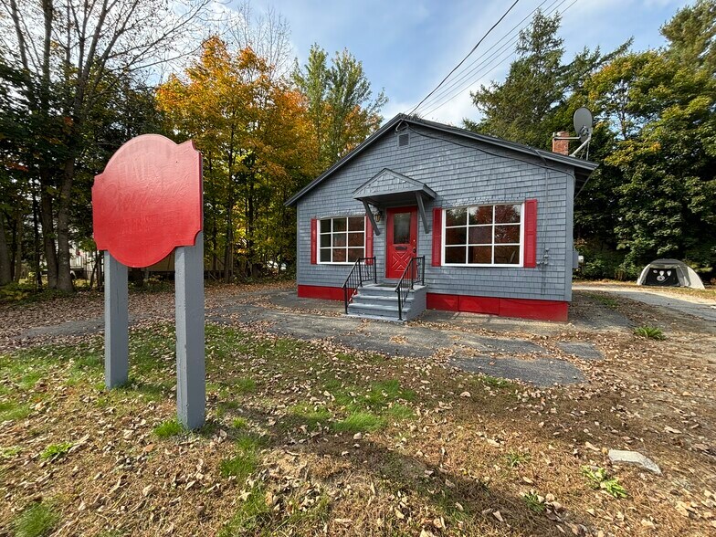 107 Water Street, Farmington, ME for sale - Primary Photo - Image 1 of 34