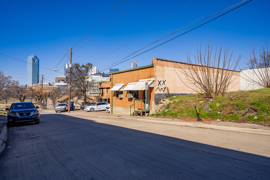 1204 Powhattan St, Dallas, TX for rent - Building Photo - Image 3 of 28