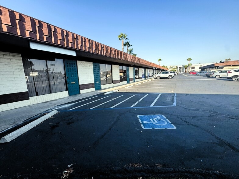 7400 El Cajon Blvd, La Mesa, CA to rent - Building Photo - Image 1 of 4