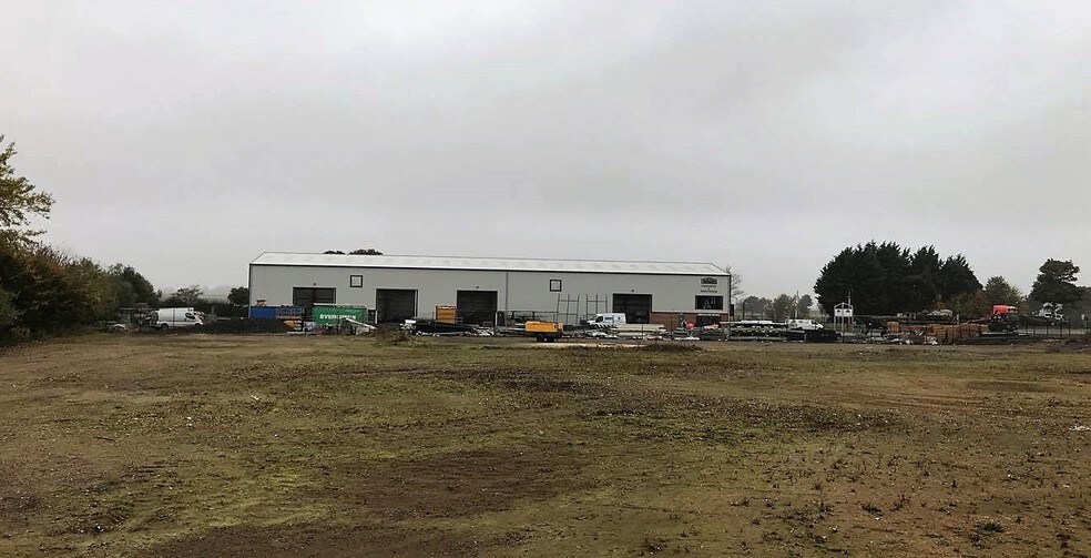 Caenby Corner Estate, Market Rasen for sale - Primary Photo - Image 1 of 1