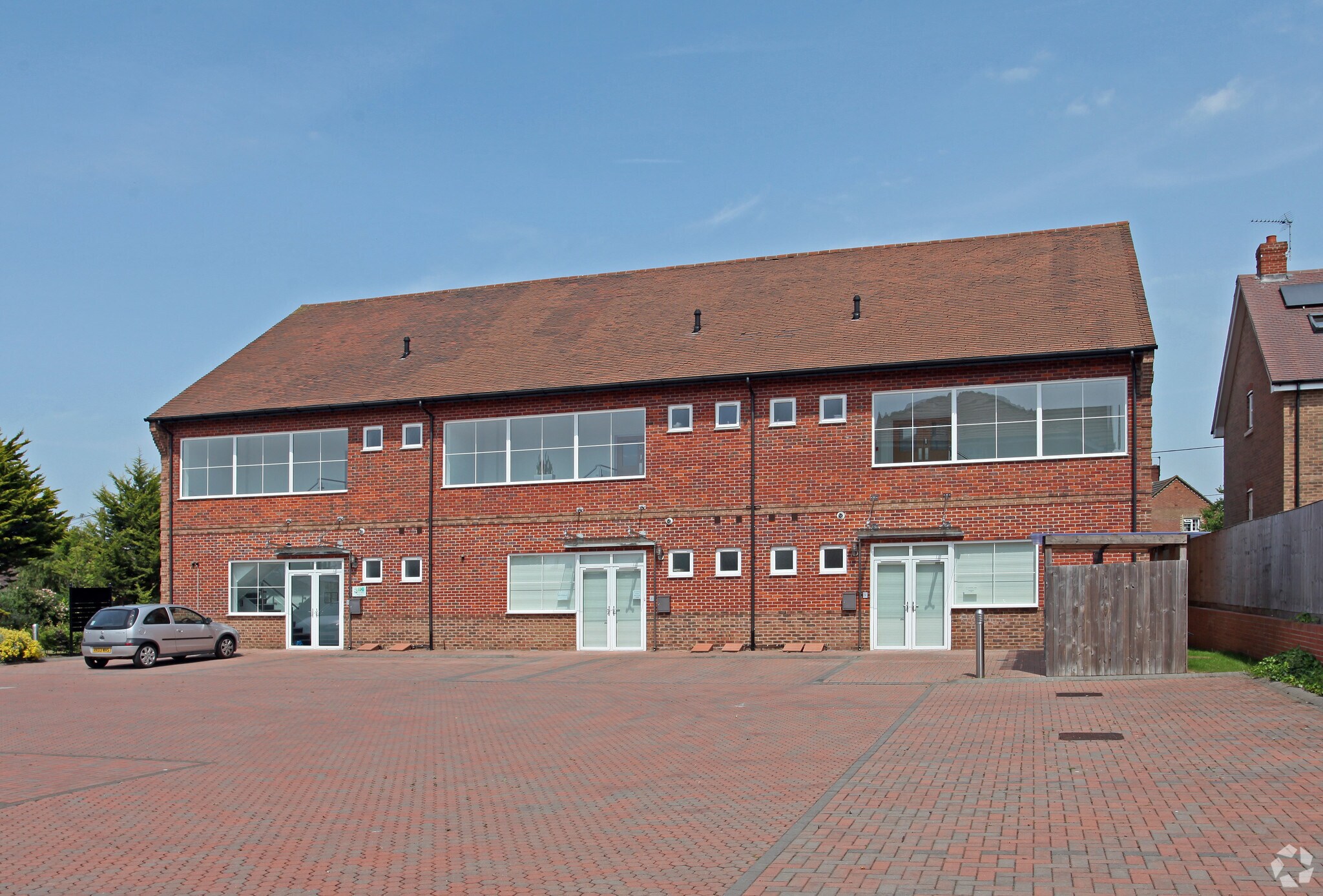 Douglas Rd, Chinnor for sale Primary Photo- Image 1 of 1