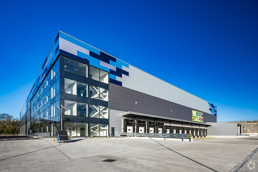 Stanley Green Business Park, Cheadle to rent - Building Photo - Image 3 of 26