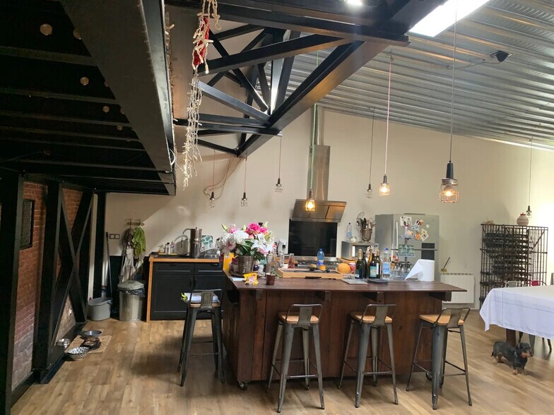 Office in Vannes for sale - Interior Photo - Image 2 of 4