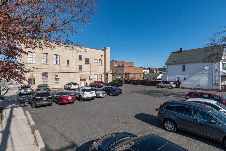 166-170 Jericho Tpke, Floral Park, NY for rent - Building Photo - Image 3 of 31