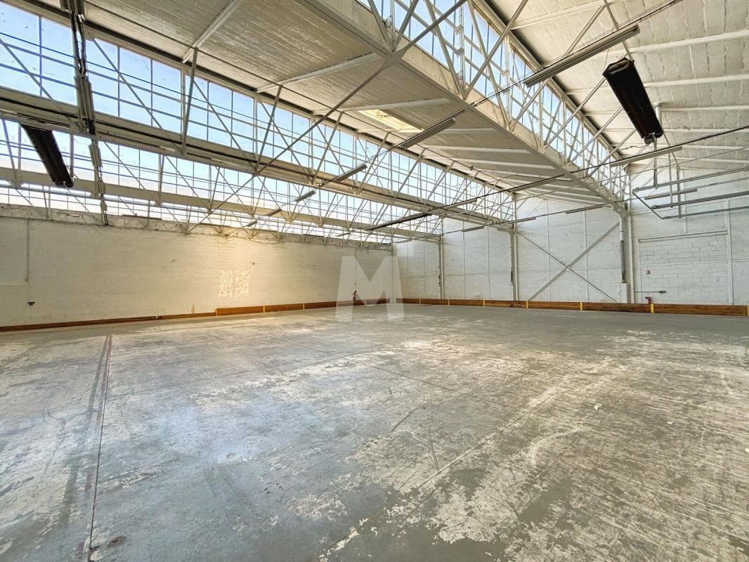 Light Industrial in Massy to rent Interior Photo- Image 1 of 13