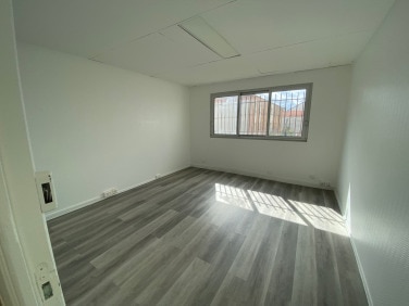 78 Rue Des Roches, Montreuil to rent - Interior Photo - Image 2 of 6
