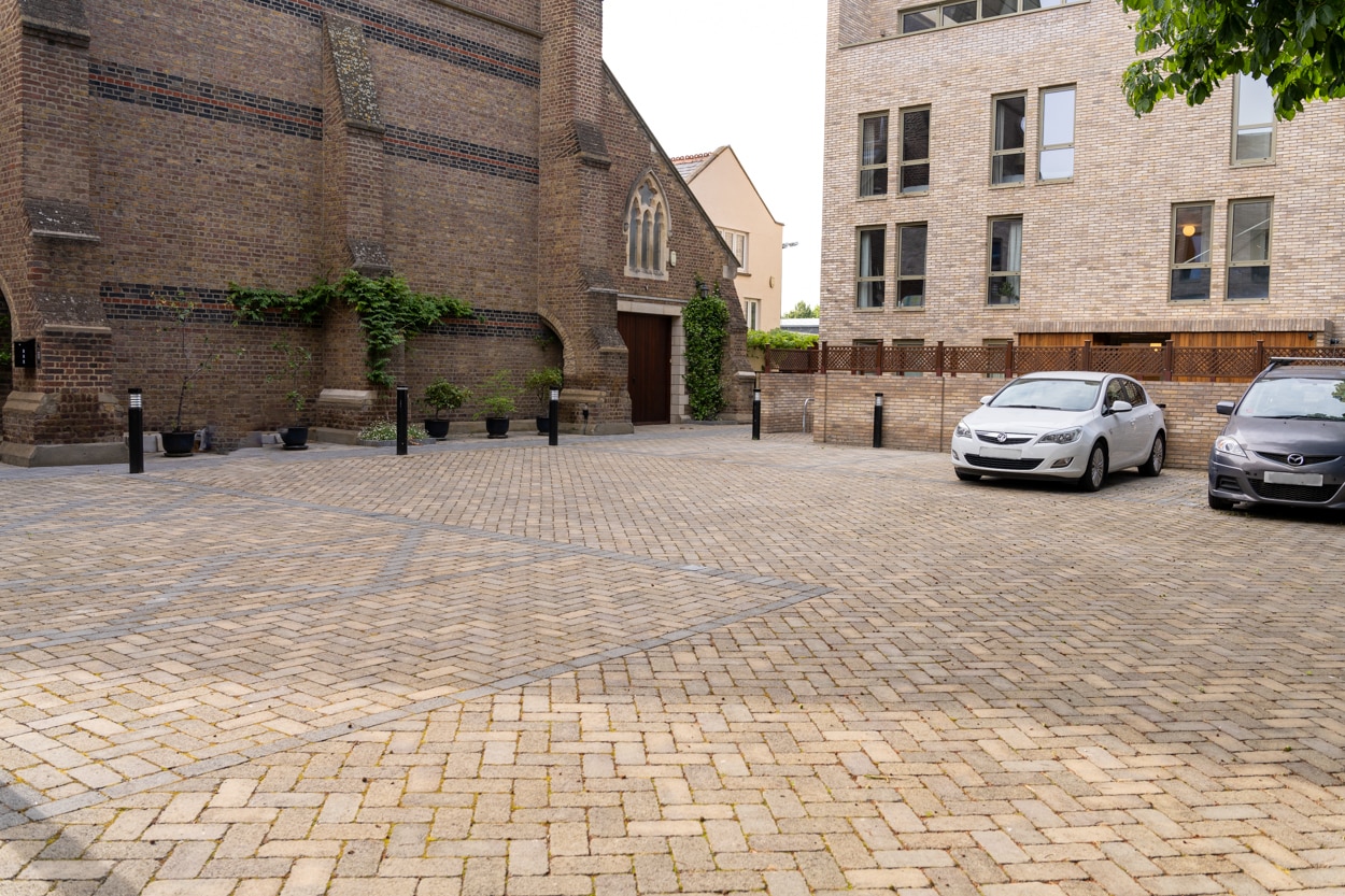 291 Hackney Rd, London to rent Building Photo- Image 1 of 4