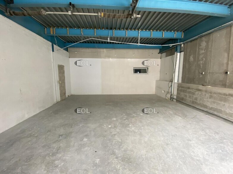 Light Industrial in Lisses to rent - Interior Photo - Image 2 of 4