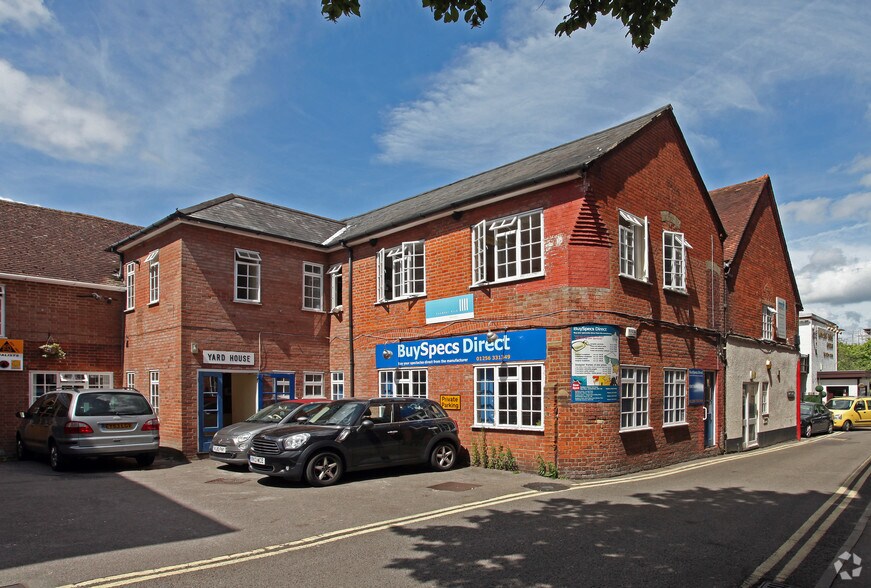 May Pl, Basingstoke for sale - Primary Photo - Image 1 of 1