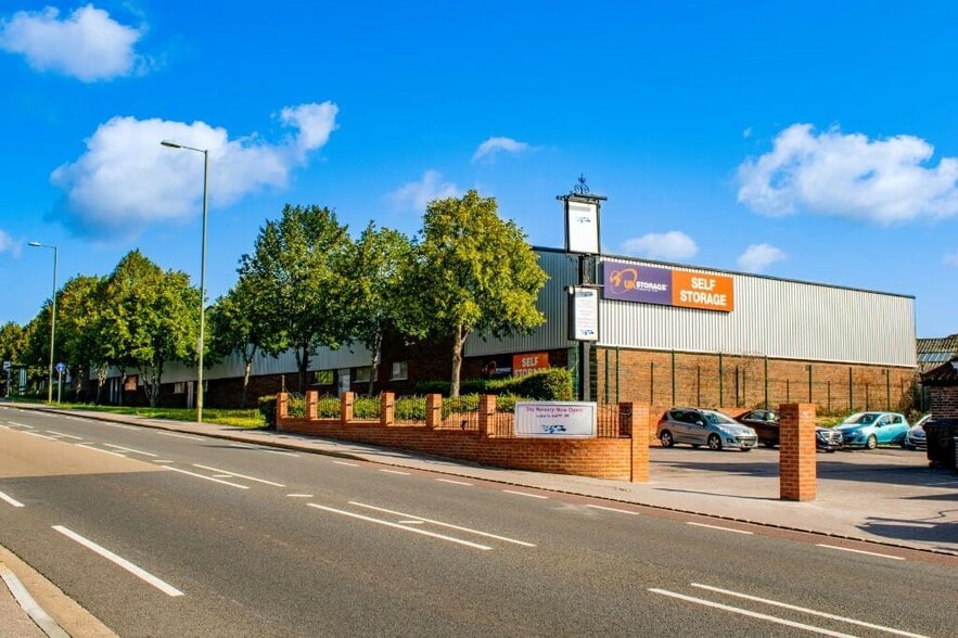 242-248 Gosport Rd, Fareham to rent - Building Photo - Image 1 of 5