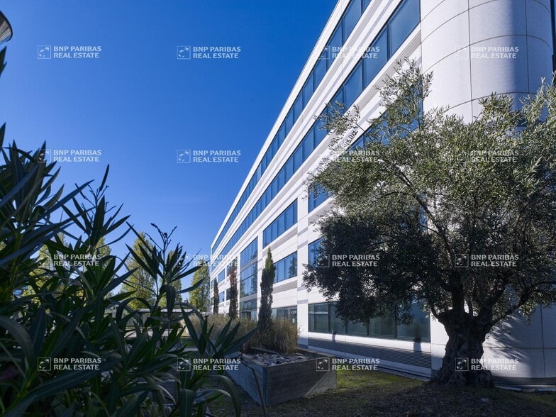 4 Rue Groupe D'Or, Blagnac to rent - Building Photo - Image 3 of 61